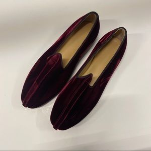 Velvet Jutis in Maroon